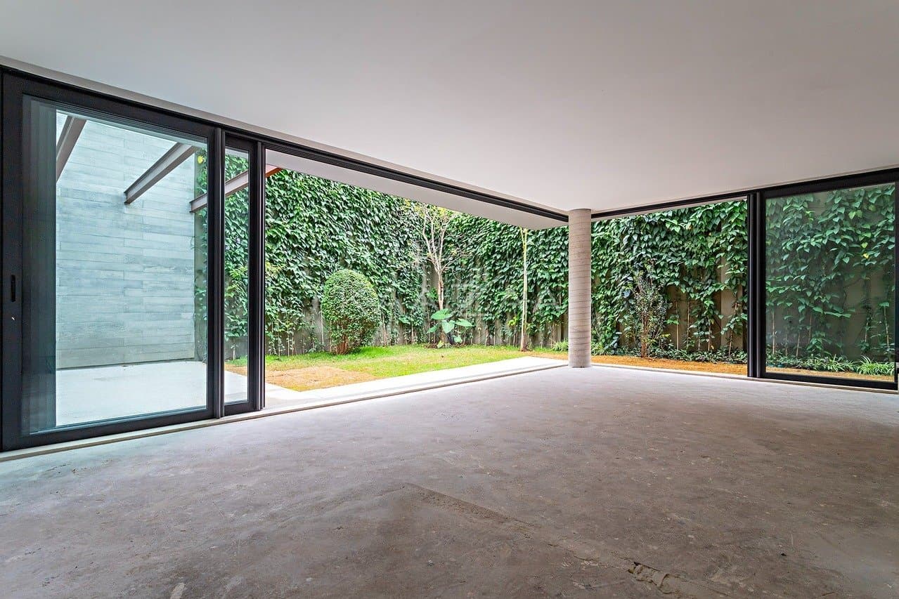Casa nova contemporânea em rua fechada próxima aos Clubes Pinheiros, Hebraica e Shopping Iguatemi - Foto 16