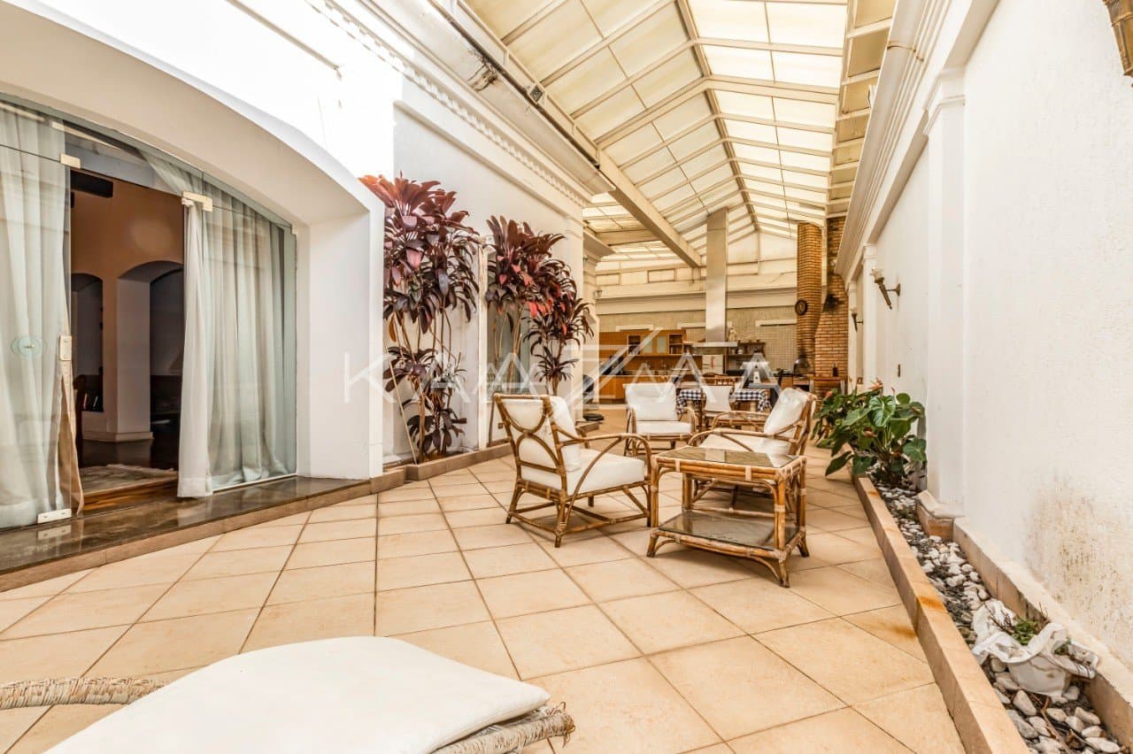 Amplitude e estilo em ambientes interessantes. Esta casa única fica em região privilegiada do Jardim Paulista. - Foto 7