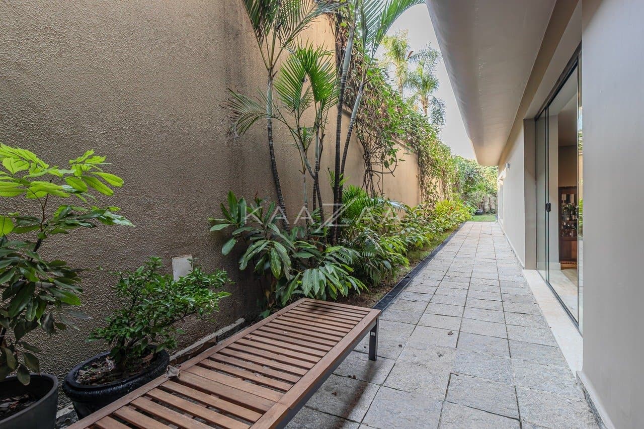 Casa completa em lazer, amplitude e privacidade, com 5 suítes. Em ótima localização na Cidade Jardim. - Foto 99