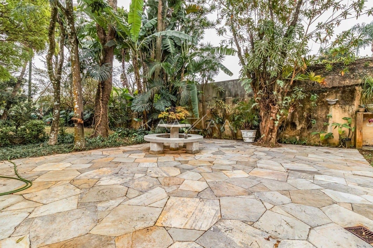 Casa clássica na Cidade Jardim com 4 suítes, piscina e terreno delicioso. - Foto 10