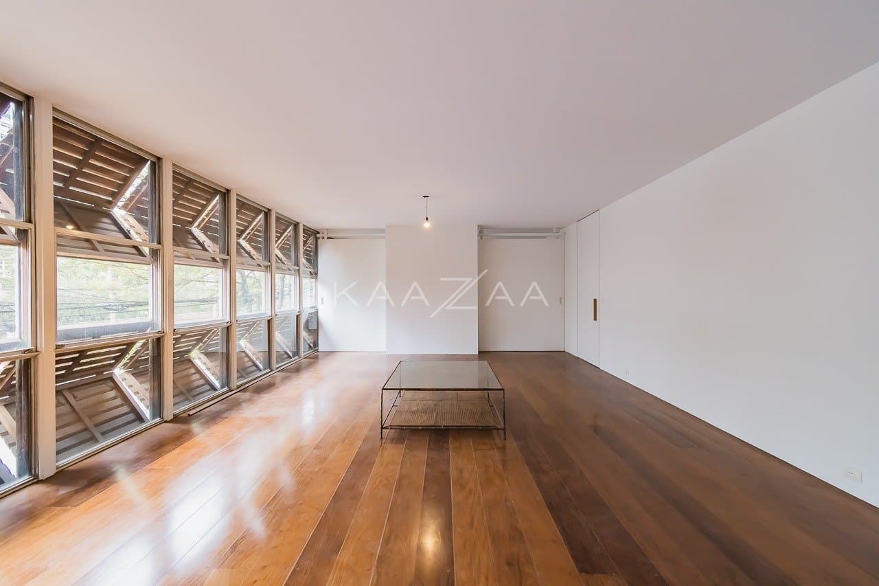 Em uma localização incrível no Jardins, venha viver neste apartamento em prédio icônico. - Foto 2
