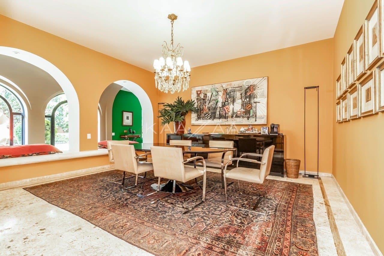 Casa deliciosa com lindo jardim e 4 suítes. Reformada, no Jardim Guedala. - Foto 32