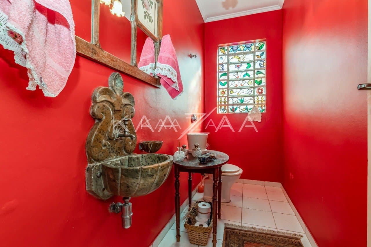 Casa ensolarada e ampla por dentro e por fora. Com localização prática, na Vila Olímpia. - Foto 11