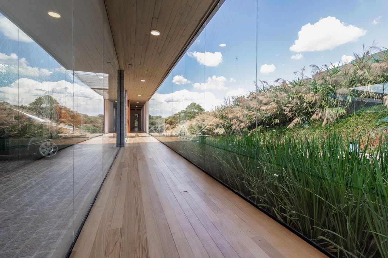 Casa em elegante diálogo com a natureza na Baroneza - Foto 19