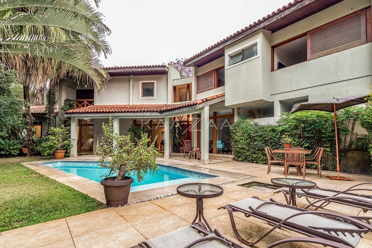 Uma casa rodeada de bom gosto, feita para renovar as energias. No Jardim Guedala. - Foto 2