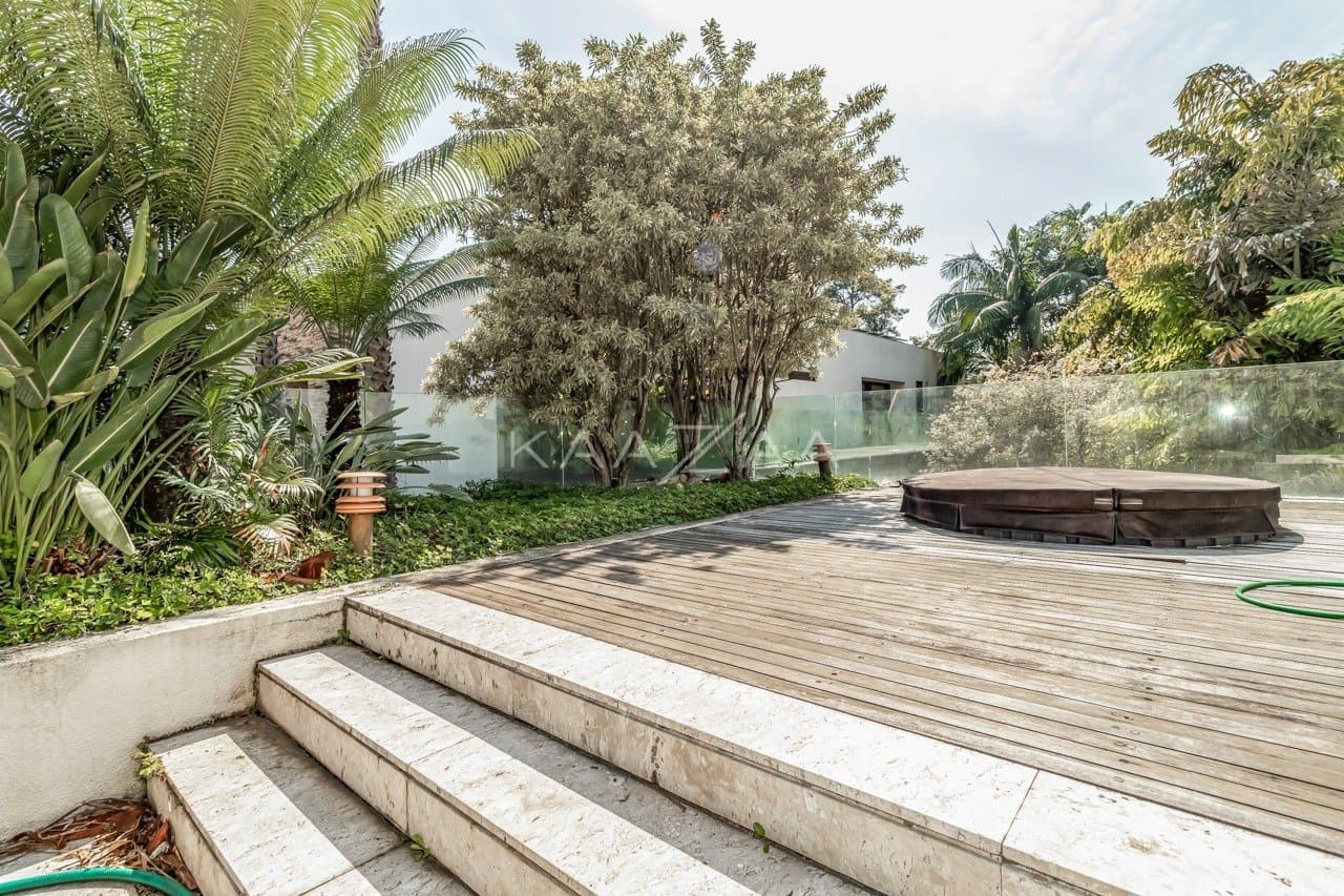 Localização cobiçada e arquitetura contemporânea. Casa extraordinária no Jardim Europa. - Foto 49