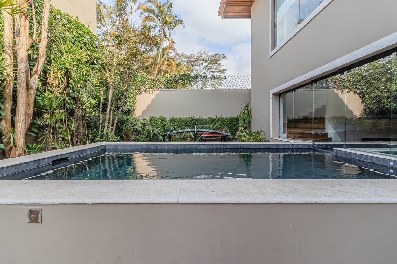 Casa completa em lazer, amplitude e privacidade, com 5 suítes. Em ótima localização na Cidade Jardim. - Foto 5