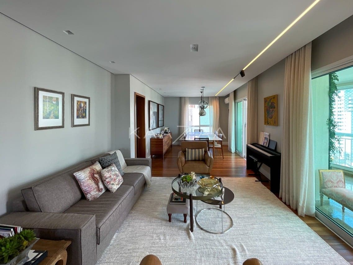 Muito charme e acabamentos impecáveis, neste apartamento em prédio neoclássico no Jardim Paulista. - Foto 4