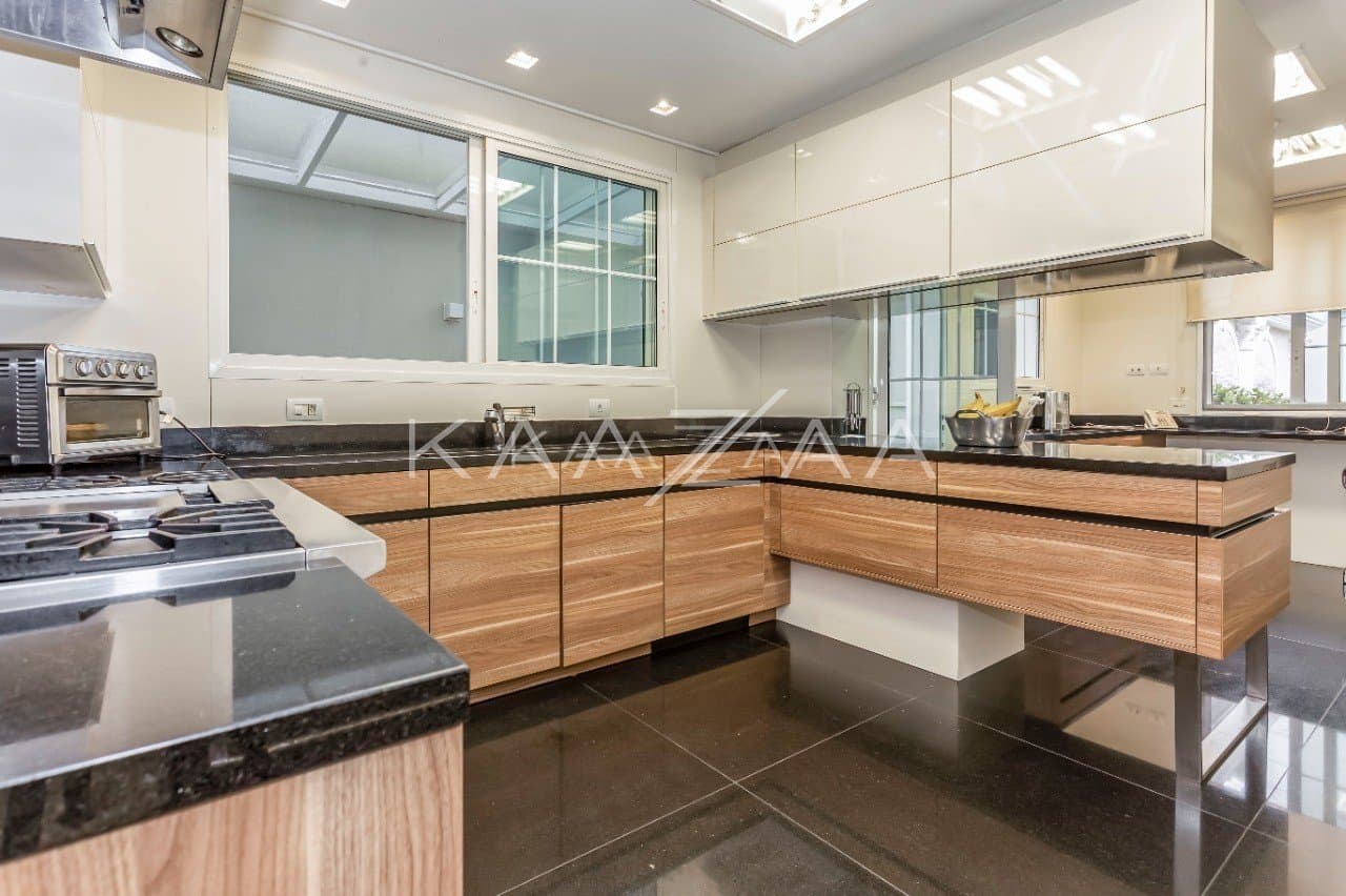 Arquitetura clássica, acabamentos modernos, lazer e descanso. Casa em frente ao Ibirapuera, no Jardim Luzitânia. - Foto 16
