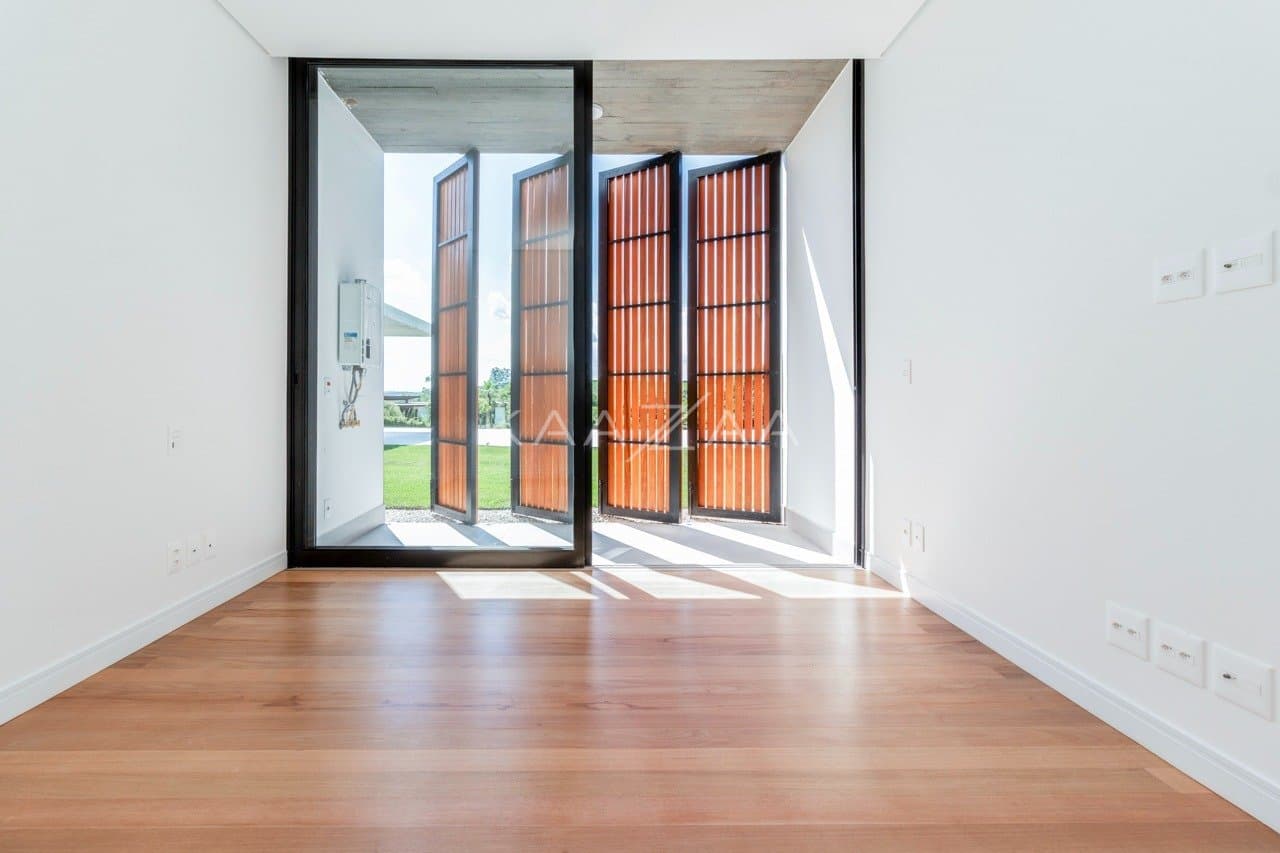 Casa em elegante diálogo com a natureza na Baroneza - Foto 38