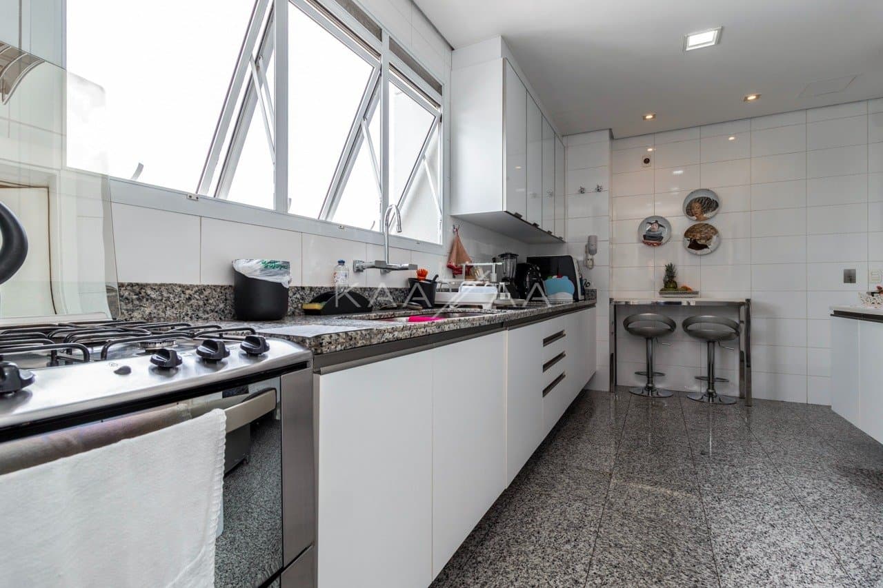 Rodeado de elegância, este apartamento em Moema tem localização cobiçada ao lado do Parque Ibirapuera. - Foto 30