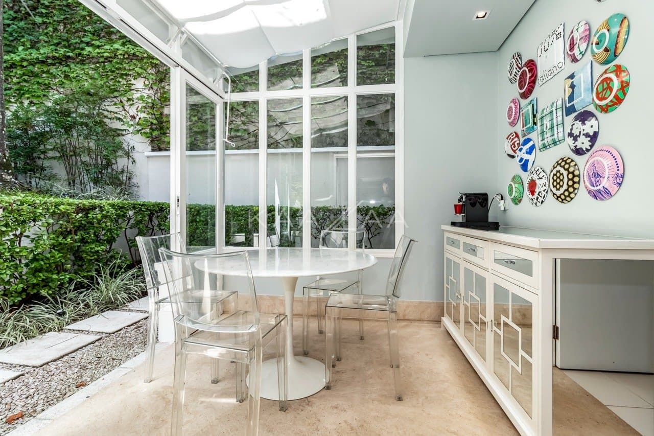 Diversos ambientes agradáveis para uma vida sossegada, nesta casa de condomínio no Jardim Guedala. - Foto 25
