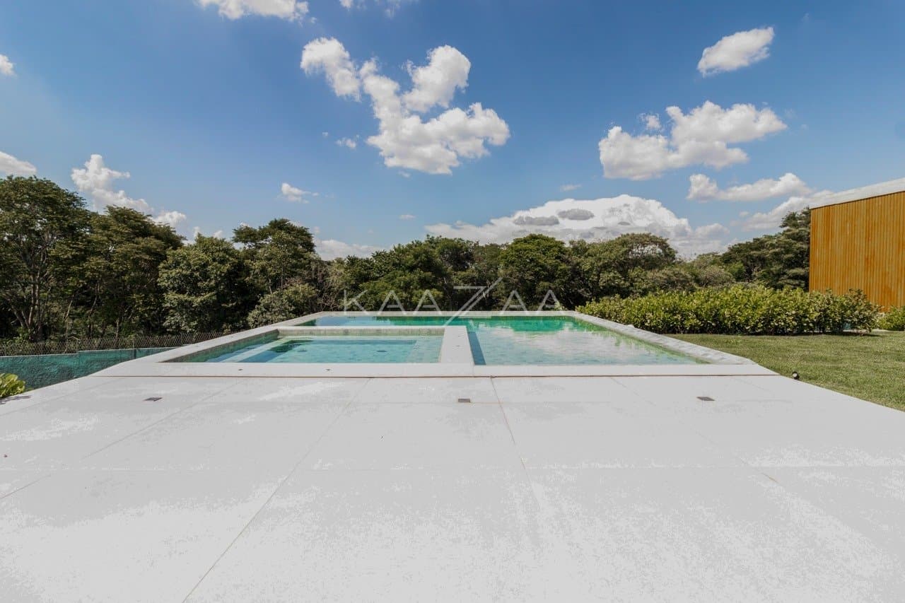 Casa em elegante diálogo com a natureza na Baroneza - Foto 3