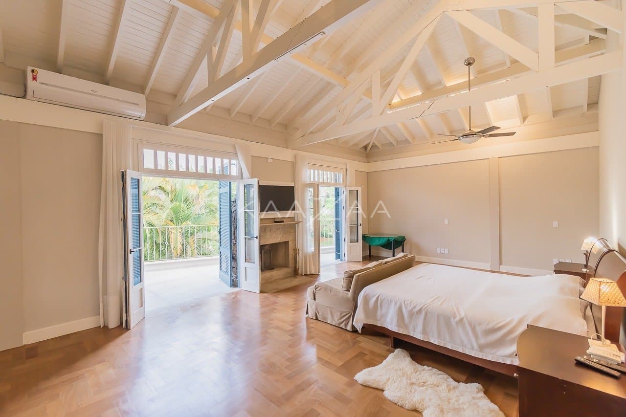 Linda paisagem e ares coloniais são o charme desta casa no condomínio Quinta da Baroneza. - Foto 69