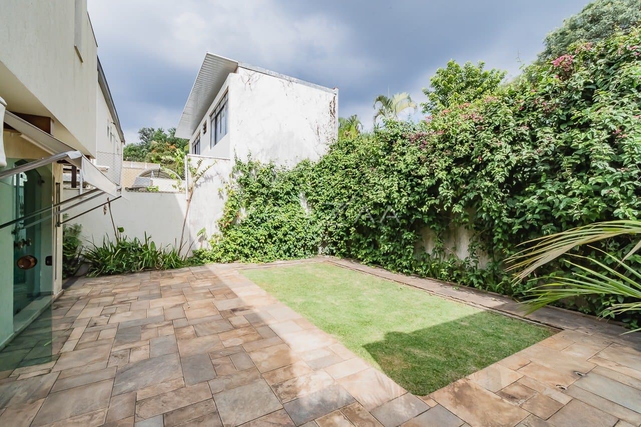 Casa com clima sossegado e muitos espaços para aproveitar, em Alto de Pinheiros. - Foto 19