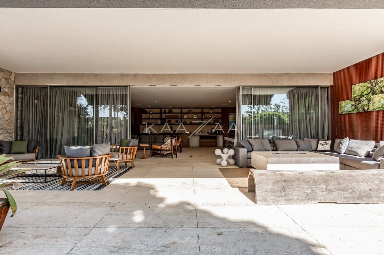 Casa térrea muito arejada, simplesmente impecável. Mobiliada com design, na Fazenda Boa Vista. - Foto 29