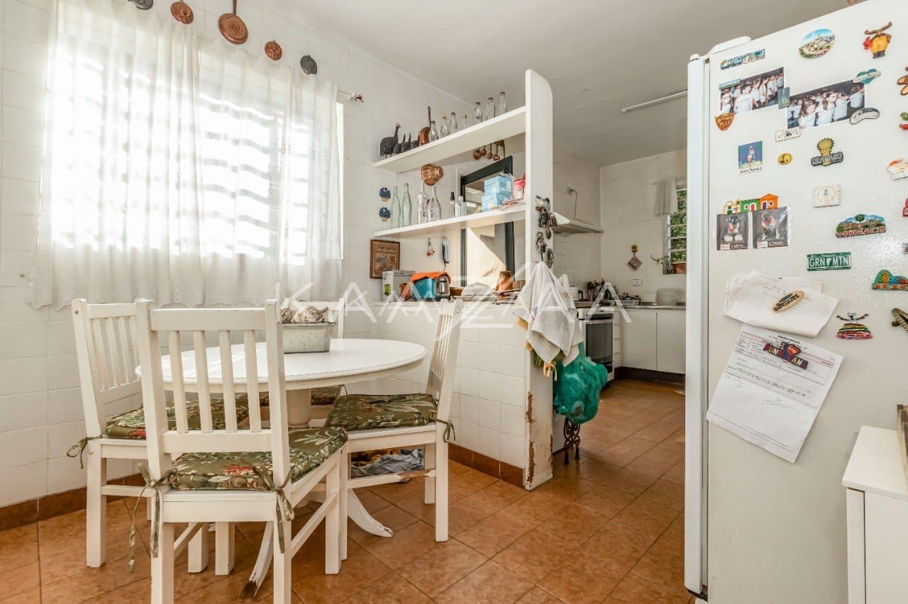 Casa ensolarada e ampla por dentro e por fora. Com localização prática, na Vila Olímpia. - Foto 12