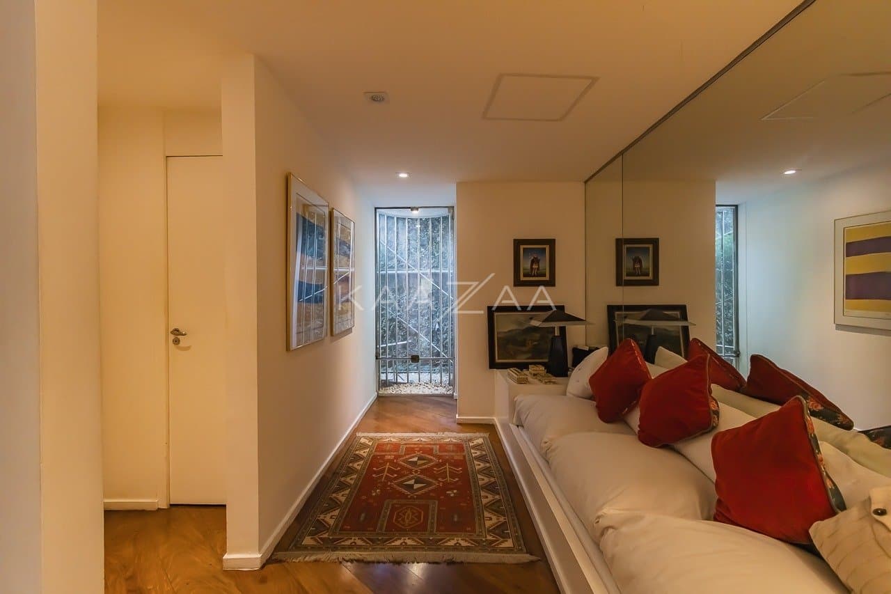 Casa espaçosa com 555 m² de bem-estar em Alto de Pinheiros, perfeita para receber. - Foto 29
