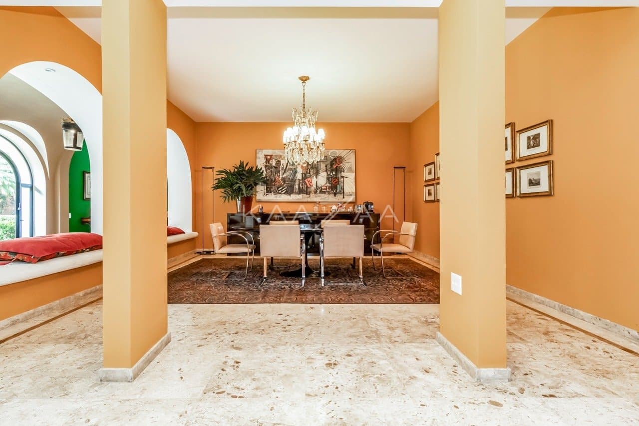 Casa deliciosa com lindo jardim e 4 suítes. Reformada, no Jardim Guedala. - Foto 30