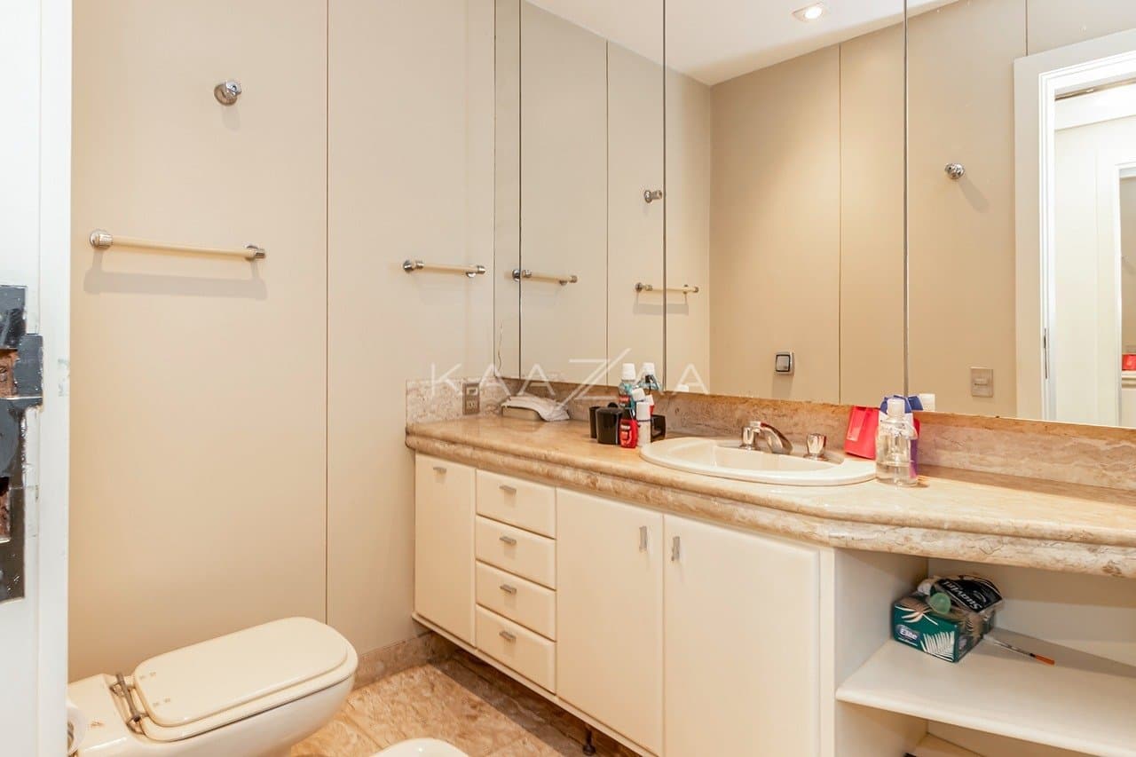 Apartamento completo no Jardins: varandas, vista verde e amplitude. - Foto 16