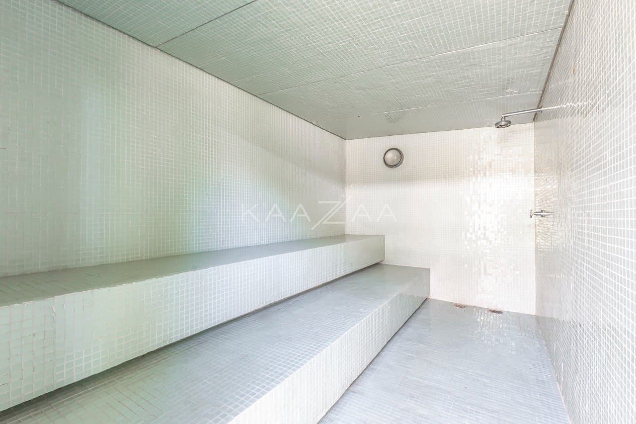Casa térrea muito arejada, simplesmente impecável. Mobiliada com design, na Fazenda Boa Vista. - Foto 27