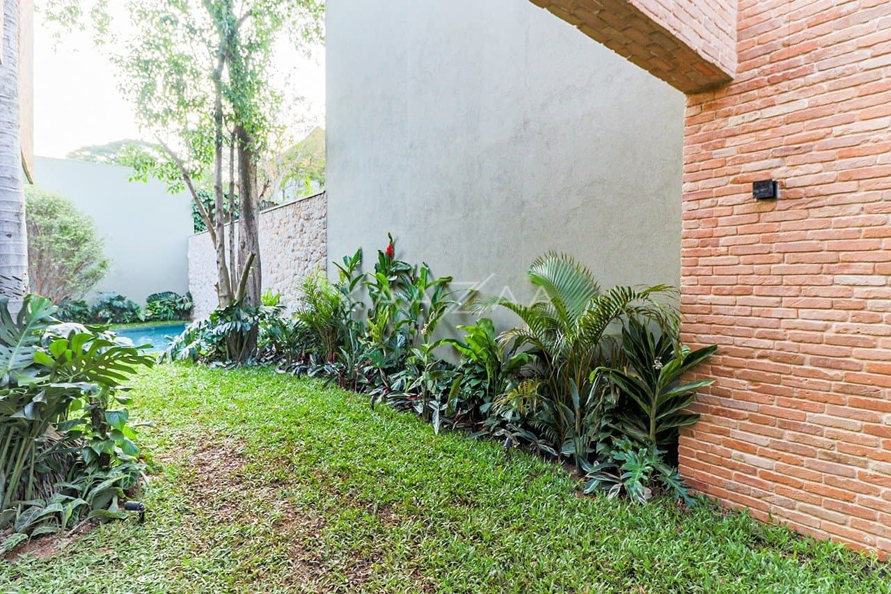 Design único e espaços cheios de personalidade nesta casa autoral no Jardim Paulista. - Foto 18