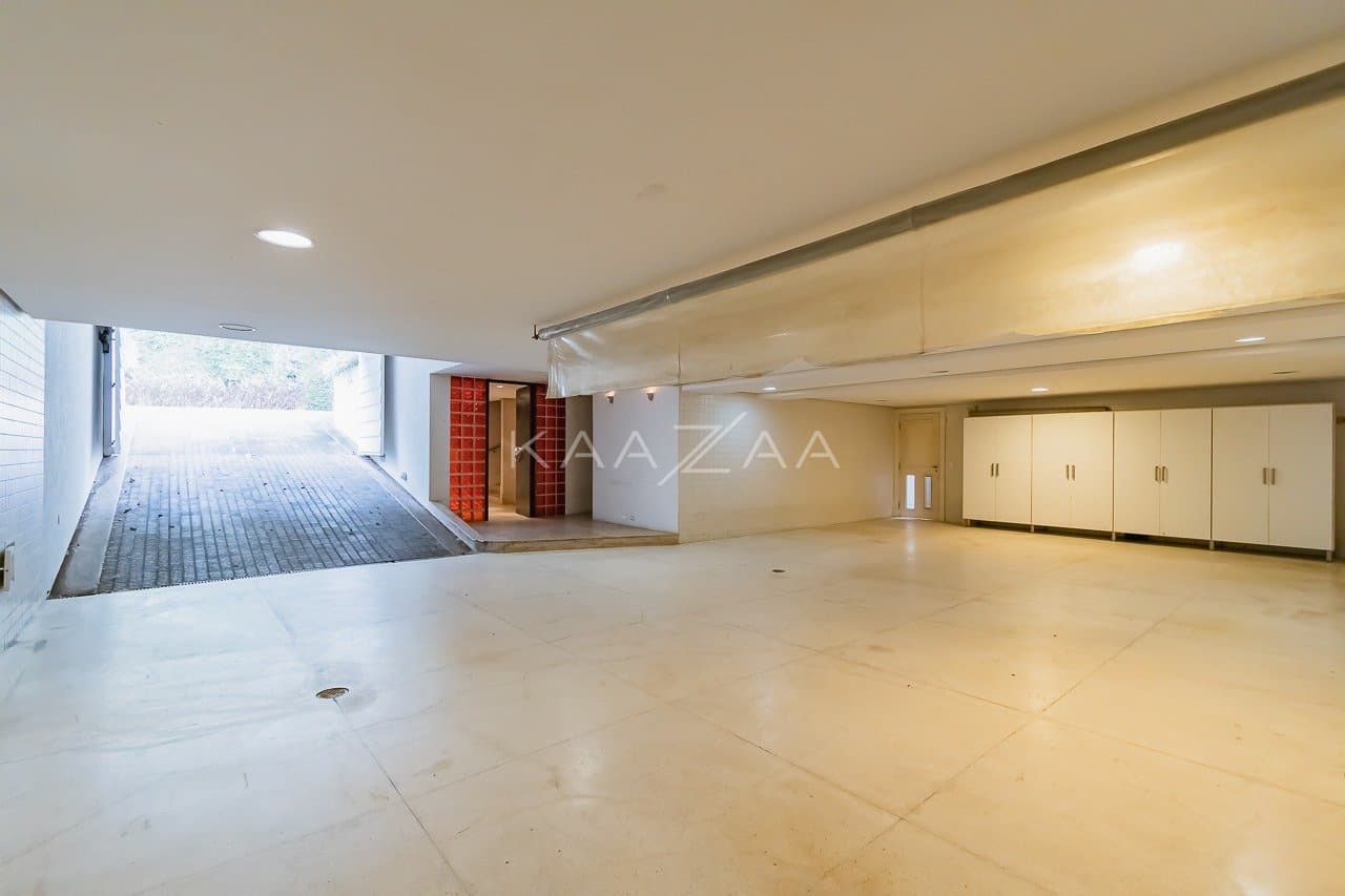 Espaços super amplos, muitos verdes e uma vista divina. Casa no estilo europeu, na Cidade Jardim. - Foto 56