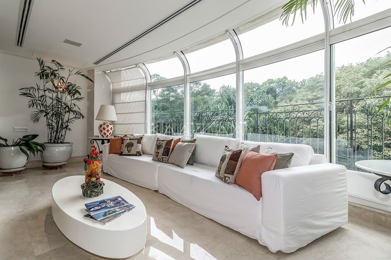 Ambientes suntuosos, planta ampla e vista panorâmica. Apartamento neoclássico no Jardim Guedala. - Foto 25