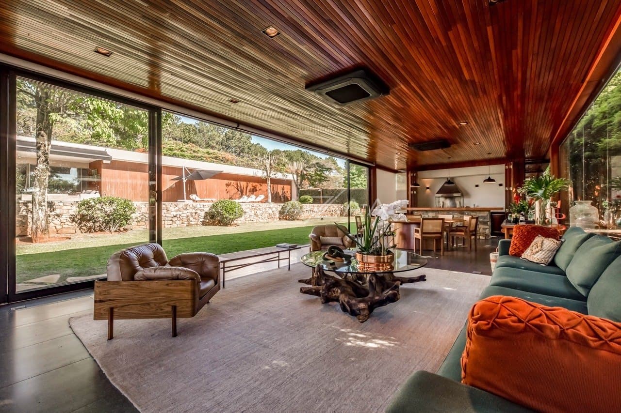 Casa térrea muito arejada, simplesmente impecável. Mobiliada com design, na Fazenda Boa Vista. - Foto 15