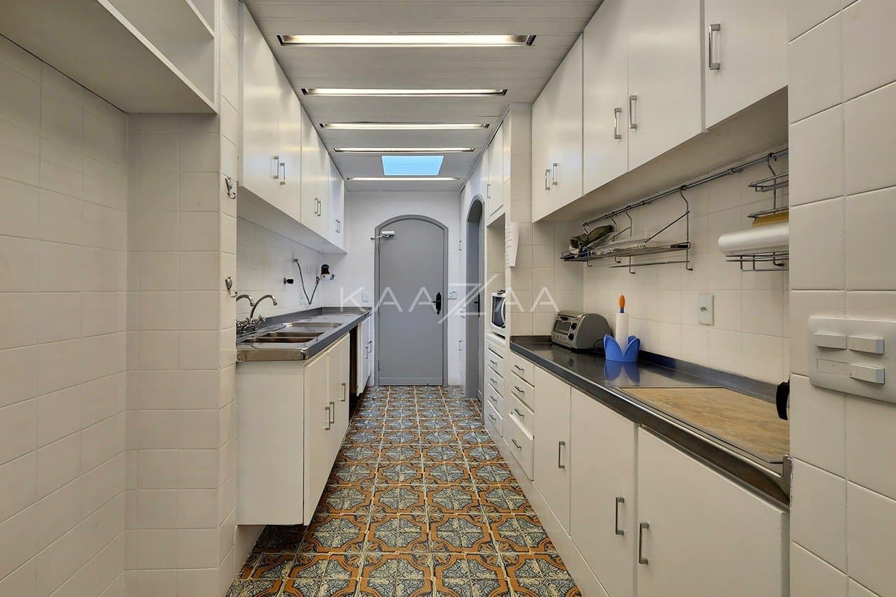 Para viver com tranquilidade e segurança: casa super aprazível em rua fechada no Real Parque. - Foto 40