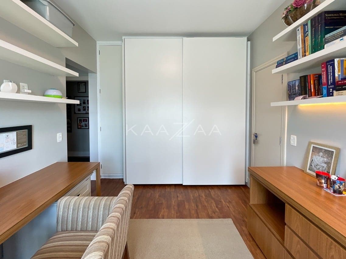 Muito charme e acabamentos impecáveis, neste apartamento em prédio neoclássico no Jardim Paulista. - Foto 17