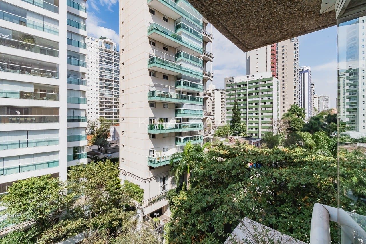 Harmonia clássica e moderna neste apartamento em Moema. - Foto 10