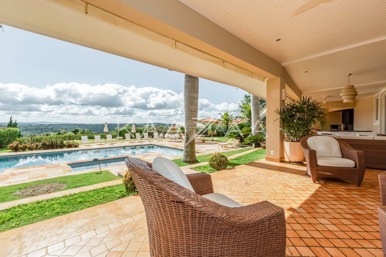 Uma vista deliciosa rodeia os ambientes, com tudo feito para relaxar. Casa na Quinta da Baroneza II. - Foto 9