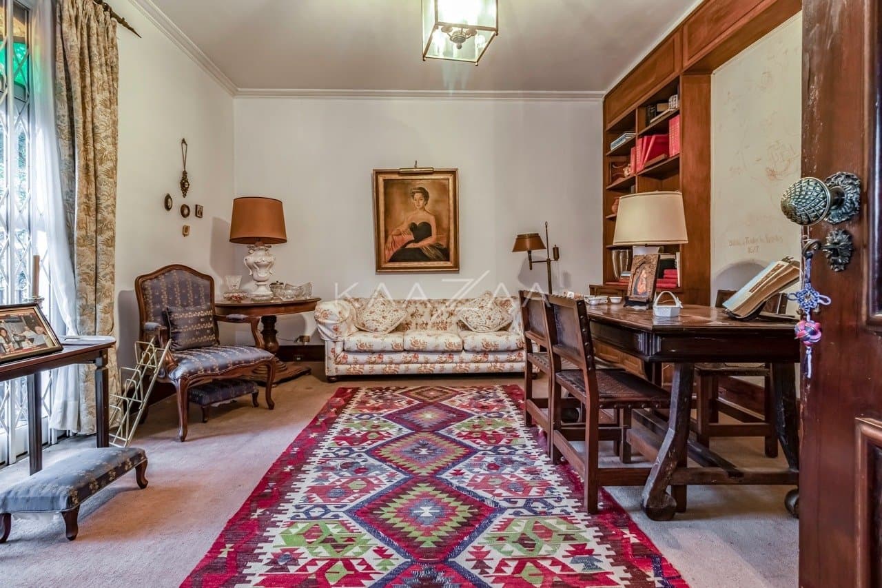 Casa clássica na Cidade Jardim com 4 suítes, piscina e terreno delicioso. - Foto 30