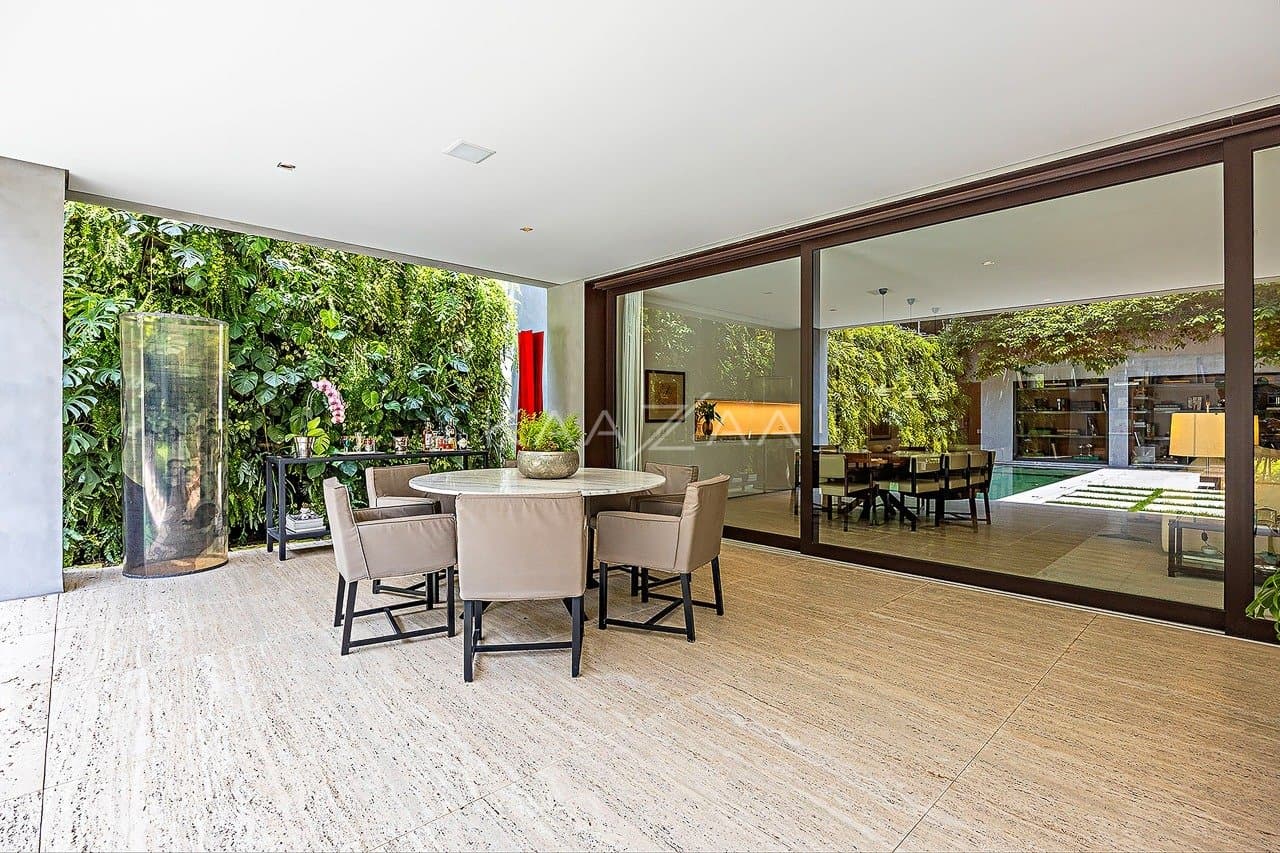 Arquitetura e paisagismo irretocáveis: casa no Jardim Paulistano. - Foto 22