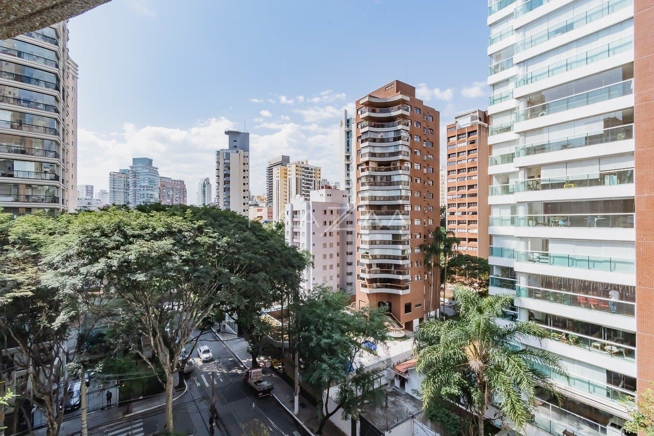 Harmonia clássica e moderna neste apartamento em Moema. - Foto 9