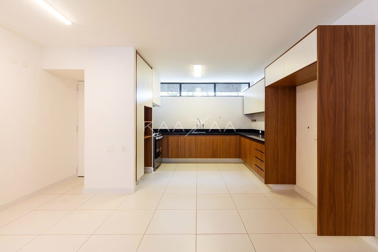 Amplitude e elegância nesta casa em Cidade Jardim. - Foto 13
