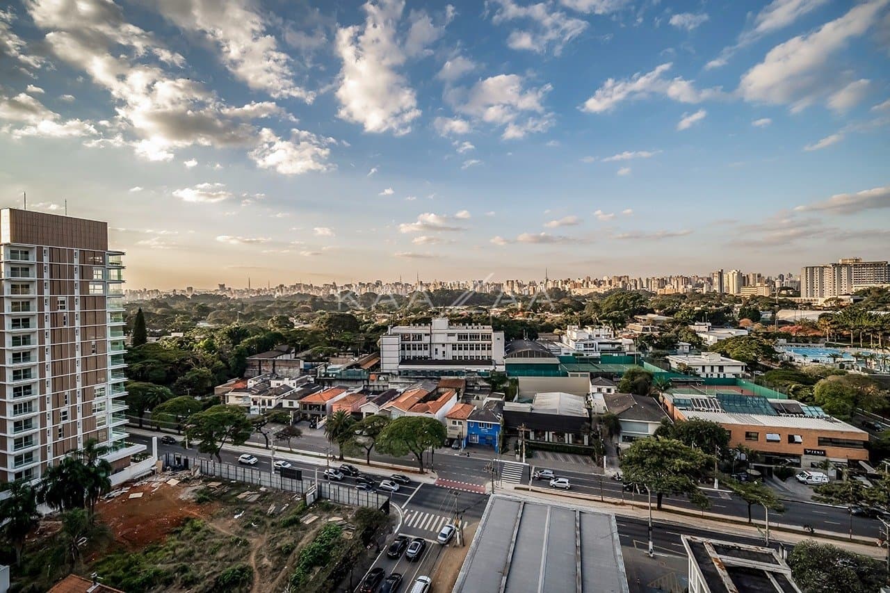 Em frente ao Parque Ibirapuera, um empreendimento rodeado de verdes. Apartamento Duplex em Moema. - Foto 31