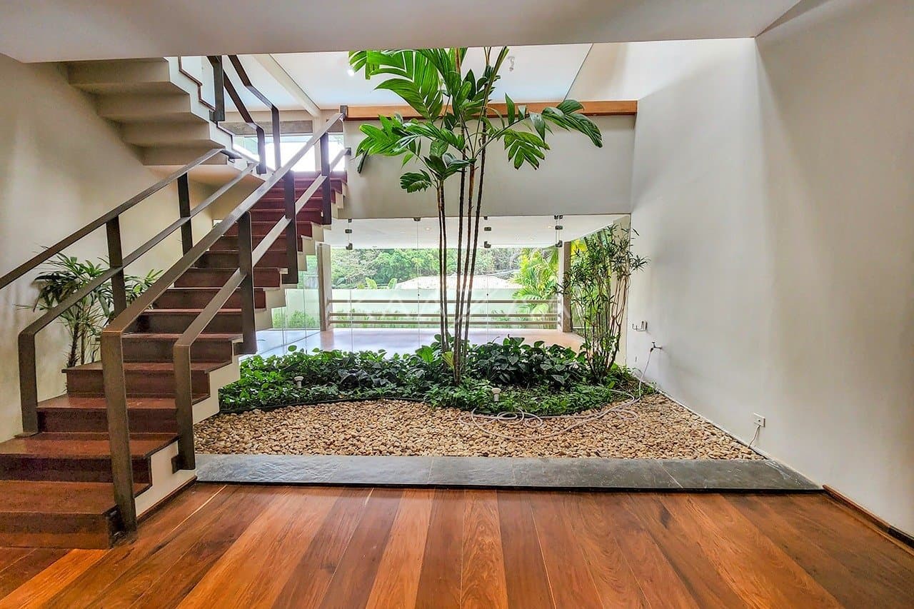 Para viver com tranquilidade e segurança: casa super aprazível em rua fechada no Real Parque. - Foto 15