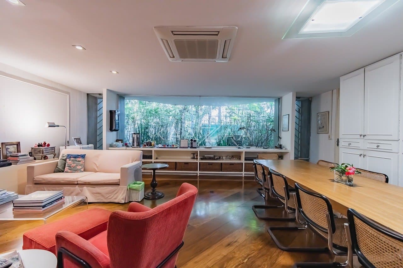 Casa espaçosa com 555 m² de bem-estar em Alto de Pinheiros, perfeita para receber. - Foto 21