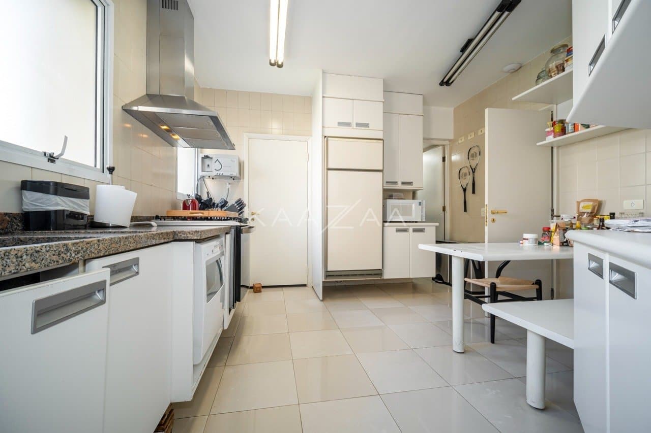 Tranquilidade e conforto são constantes neste apartamento em prédio com lazer no Itaim. - Foto 21