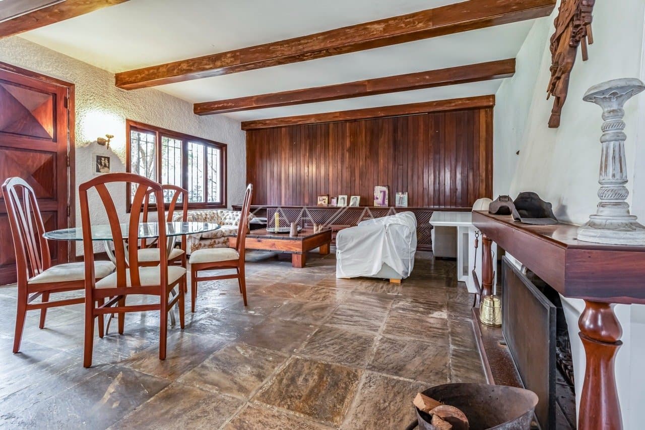 Casa clássica na Cidade Jardim com 4 suítes, piscina e terreno delicioso. - Foto 36
