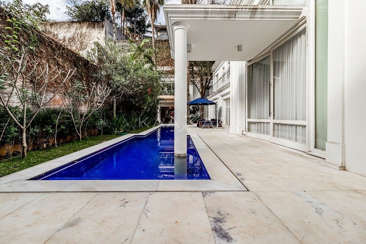 Entre o clássico e o moderno, o tom perfeito da elegância. Casa no Jardim Guedala. - Foto 5