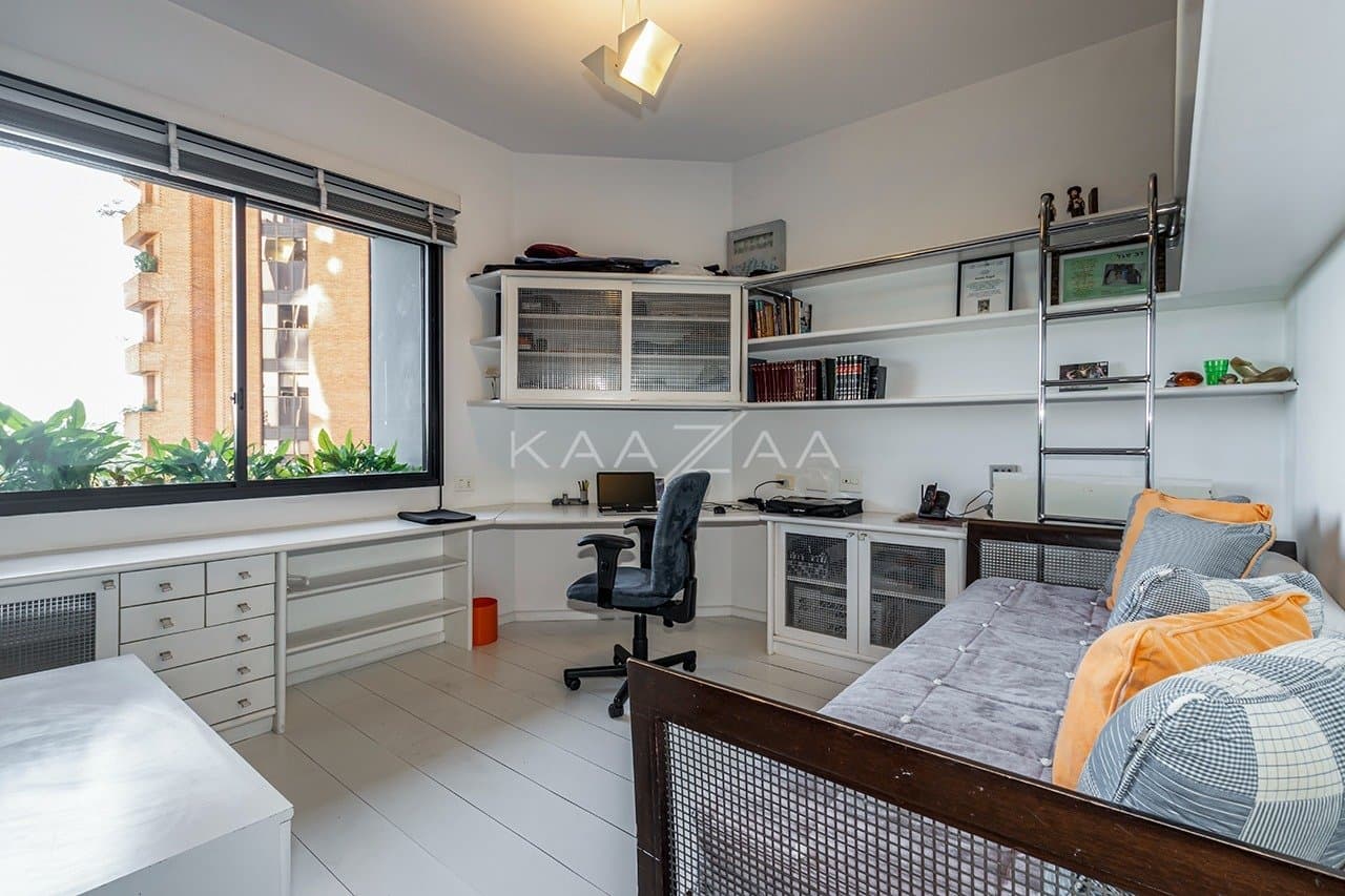 Apartamento completo no Jardins: varandas, vista verde e amplitude. - Foto 17