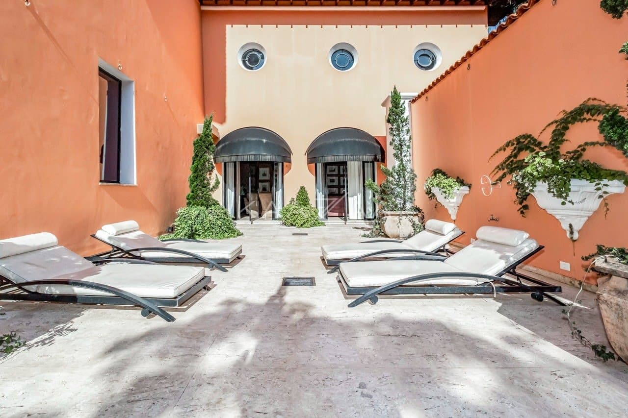 Casa deliciosa com lindo jardim e 4 suítes. Reformada, no Jardim Guedala. - Foto 23