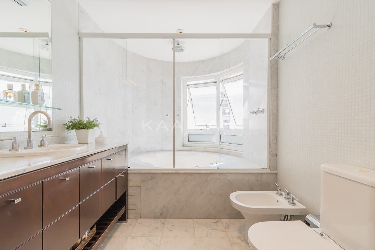 Harmonia clássica e moderna neste apartamento em Moema. - Foto 33