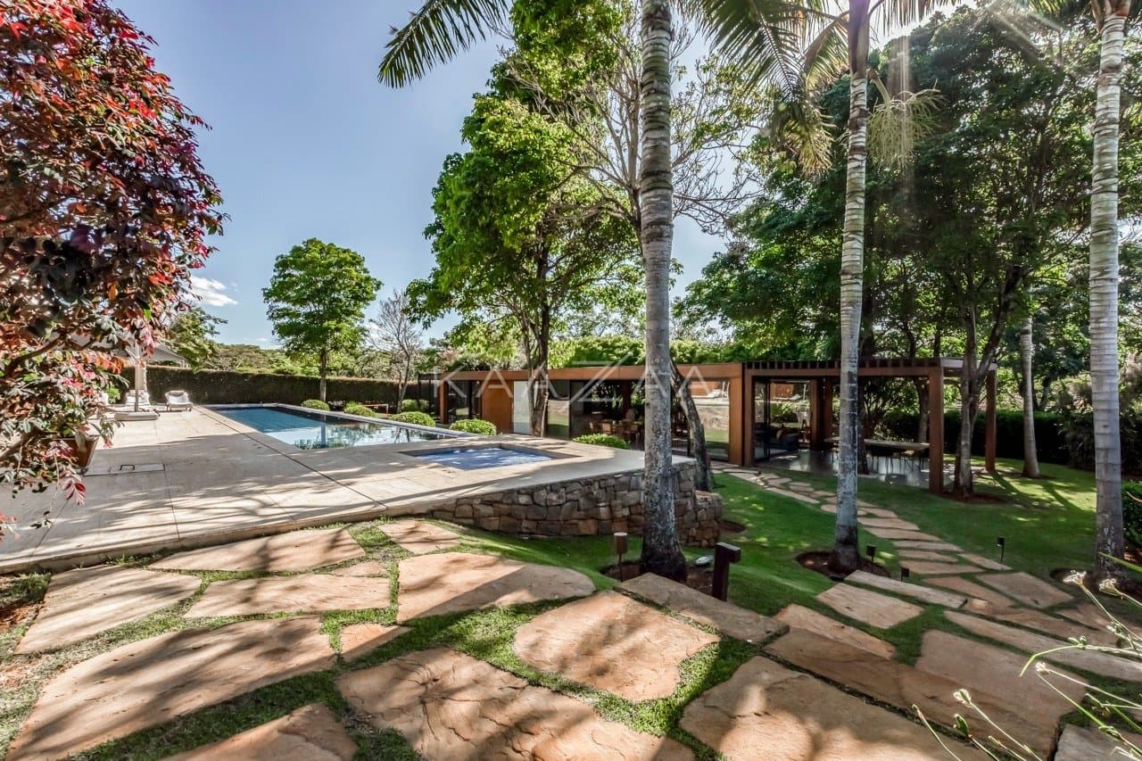 Casa térrea muito arejada, simplesmente impecável. Mobiliada com design, na Fazenda Boa Vista. - Foto 10