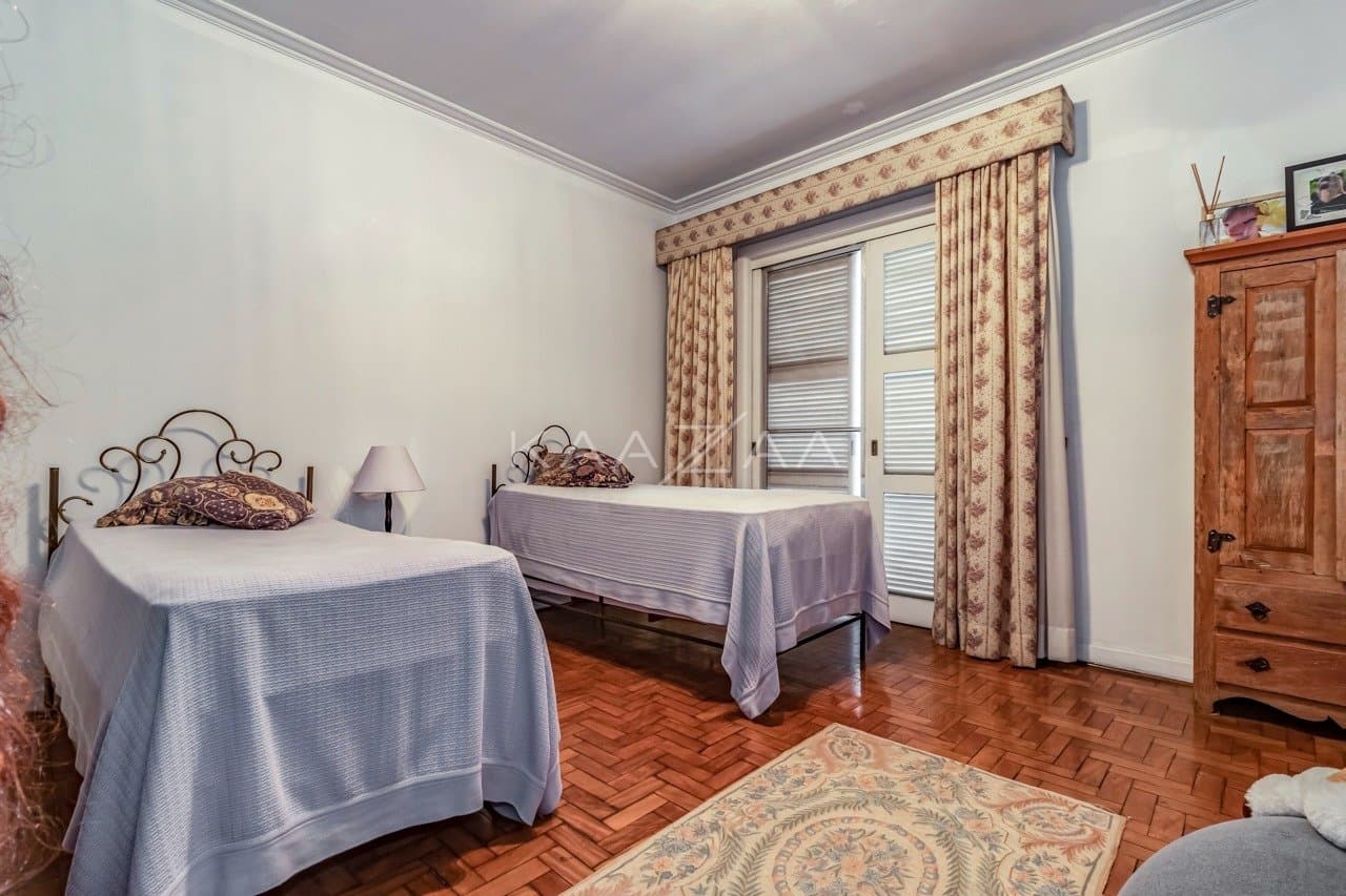 Casa clássica na Cidade Jardim com 4 suítes, piscina e terreno delicioso. - Foto 52