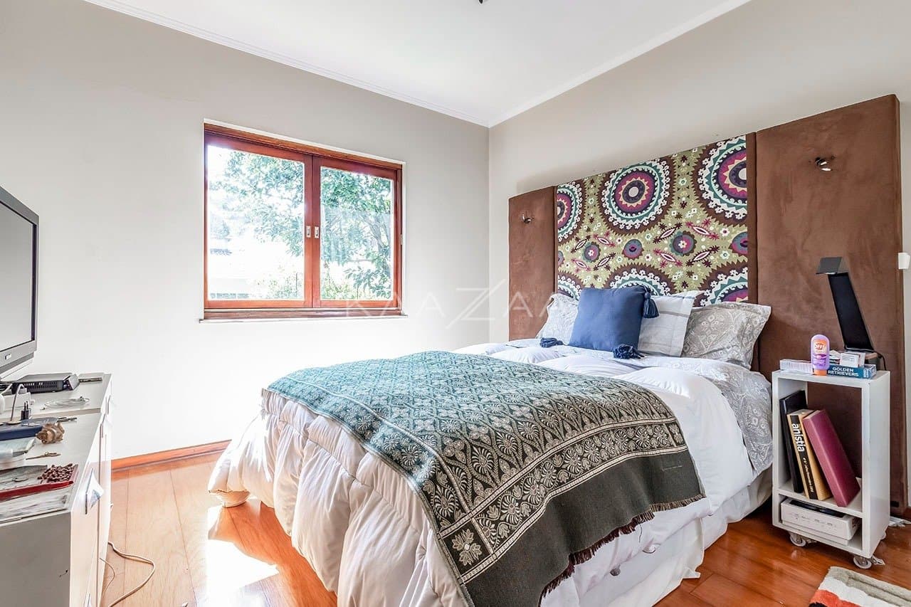 Casa pensada com bom gosto, materiais de primeira e muita brecha para o sossego. Em Alto de Pinheiros. - Foto 22