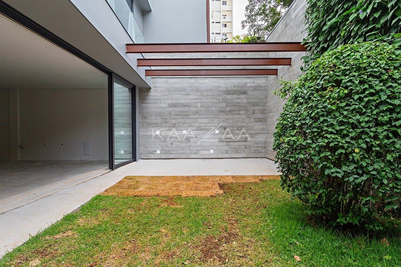 Casa nova contemporânea em rua fechada próxima aos Clubes Pinheiros, Hebraica e Shopping Iguatemi - Foto 13